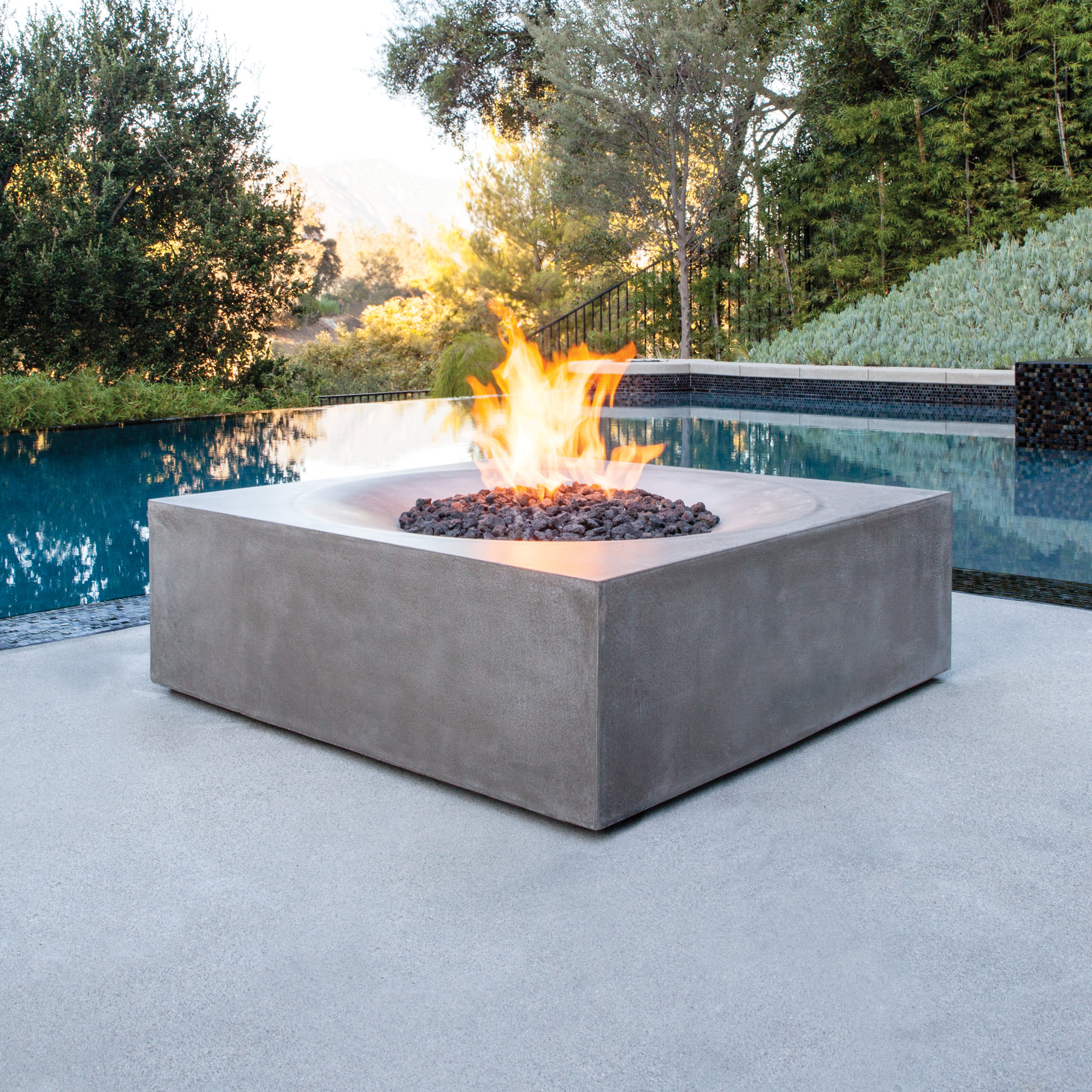 BJFS Solstice Concrete Natural Gas/Propane Fire Pit Table & Reviews Wayfair.ca